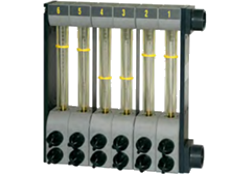 Zubehr Durchflussmengenregler mit Schauglsern aus Kunststoff.<br />Durchflussanzeige durch Schwebekugeln (0 bis 30 L/min).<br />Ohne Temperaturanzeige.